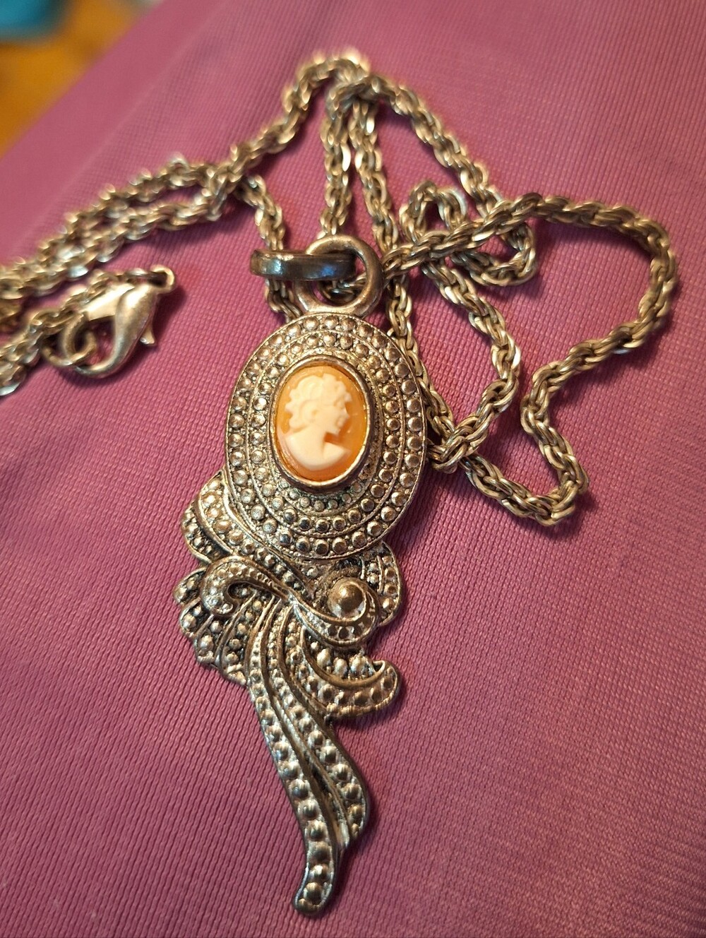Vintage Cameo Pendant Necklace Signed D.M Lind on Silver Toned Chain
